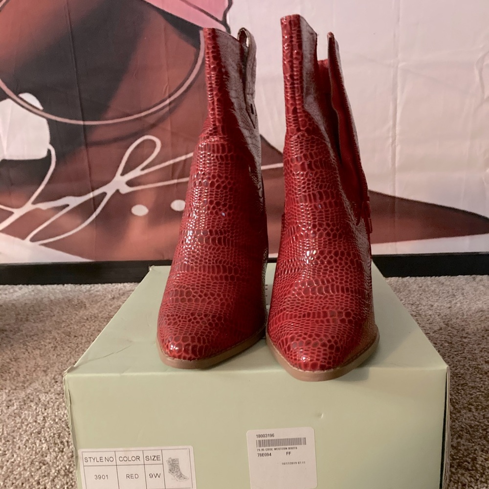 Red Women boots